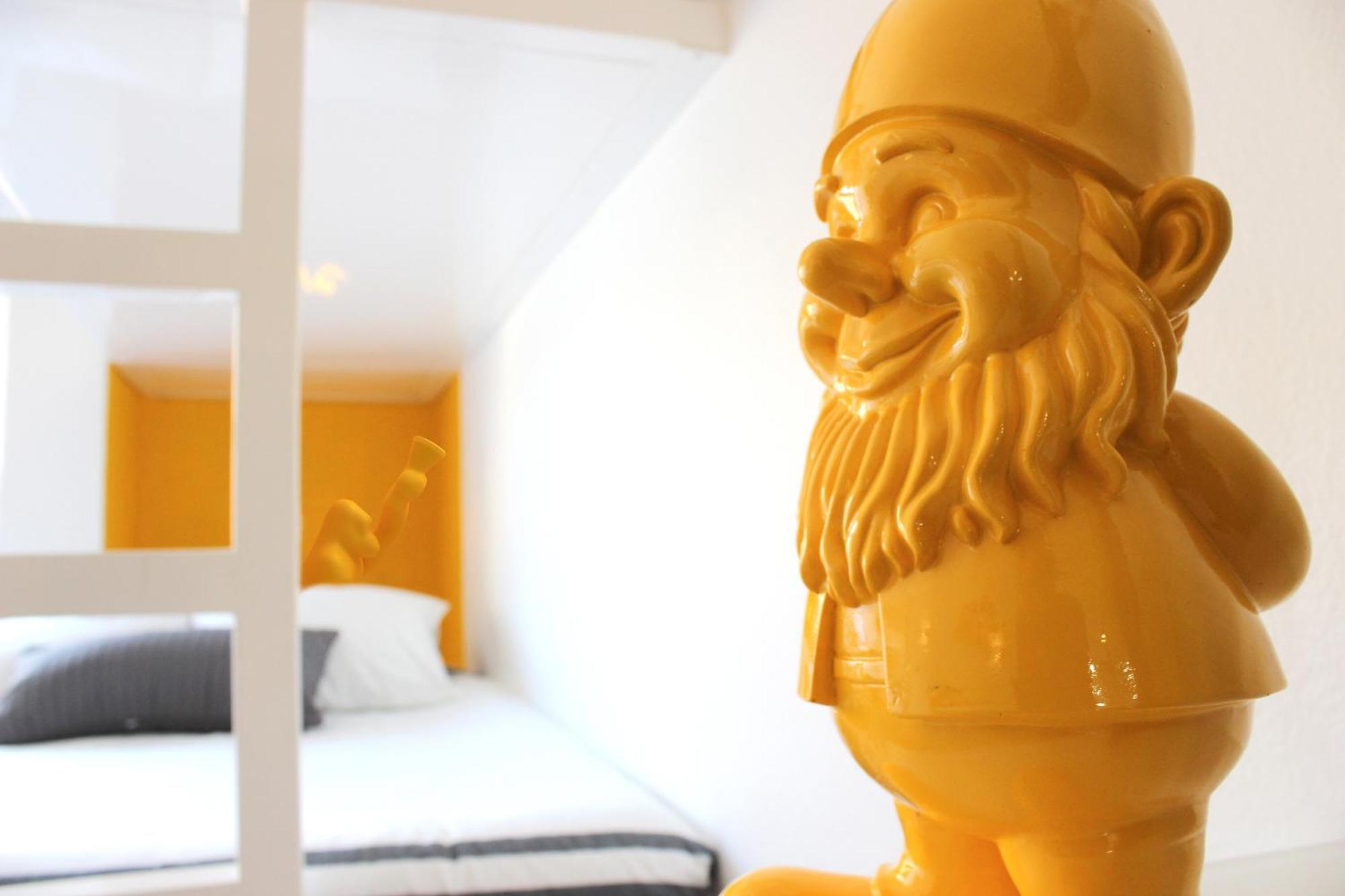 Warm Yellow Albufeira Exterior photo